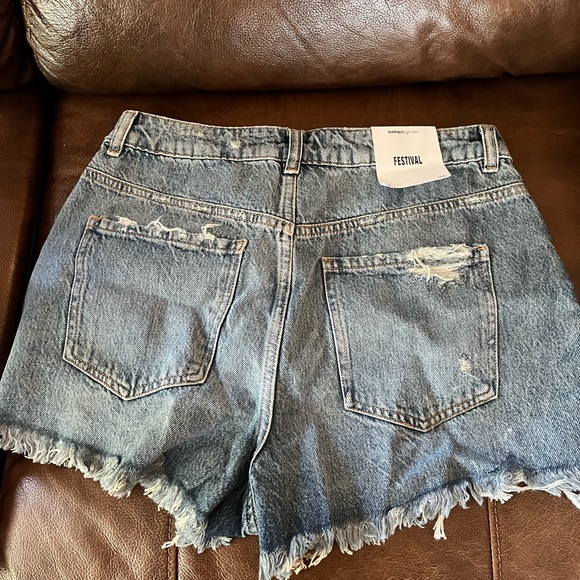 Garage festival jean shorts - Picture 2 of 3